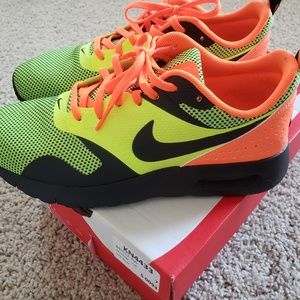 Nike tennis shoes